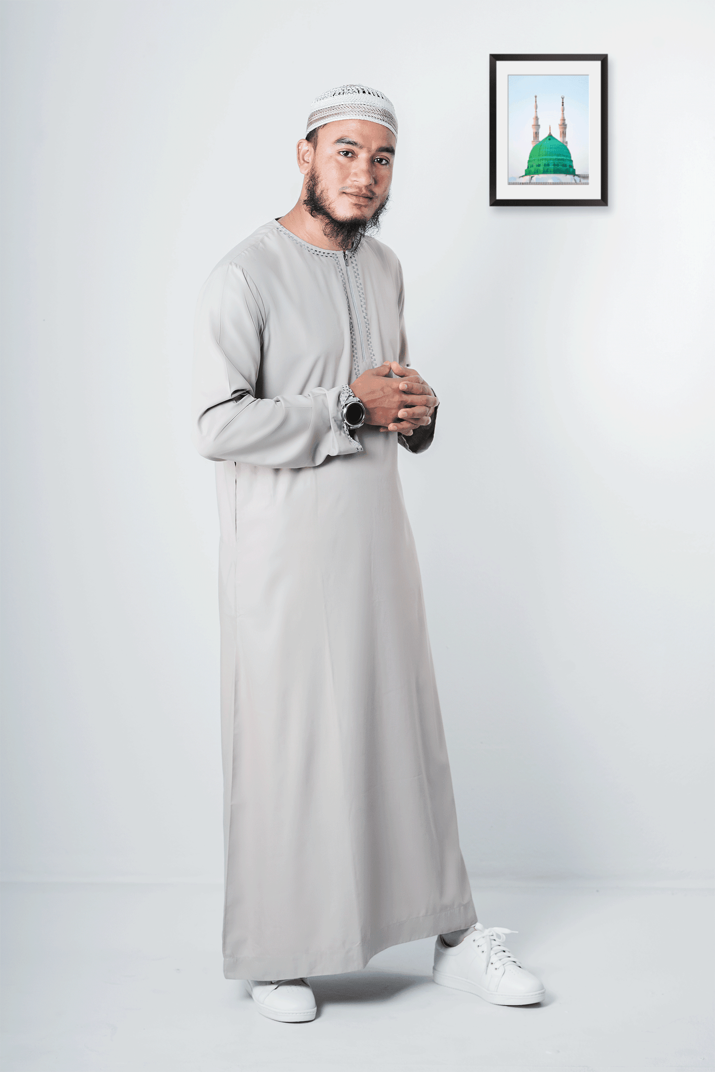 Embroidered thobe for men | Thobe for men - Sunaan