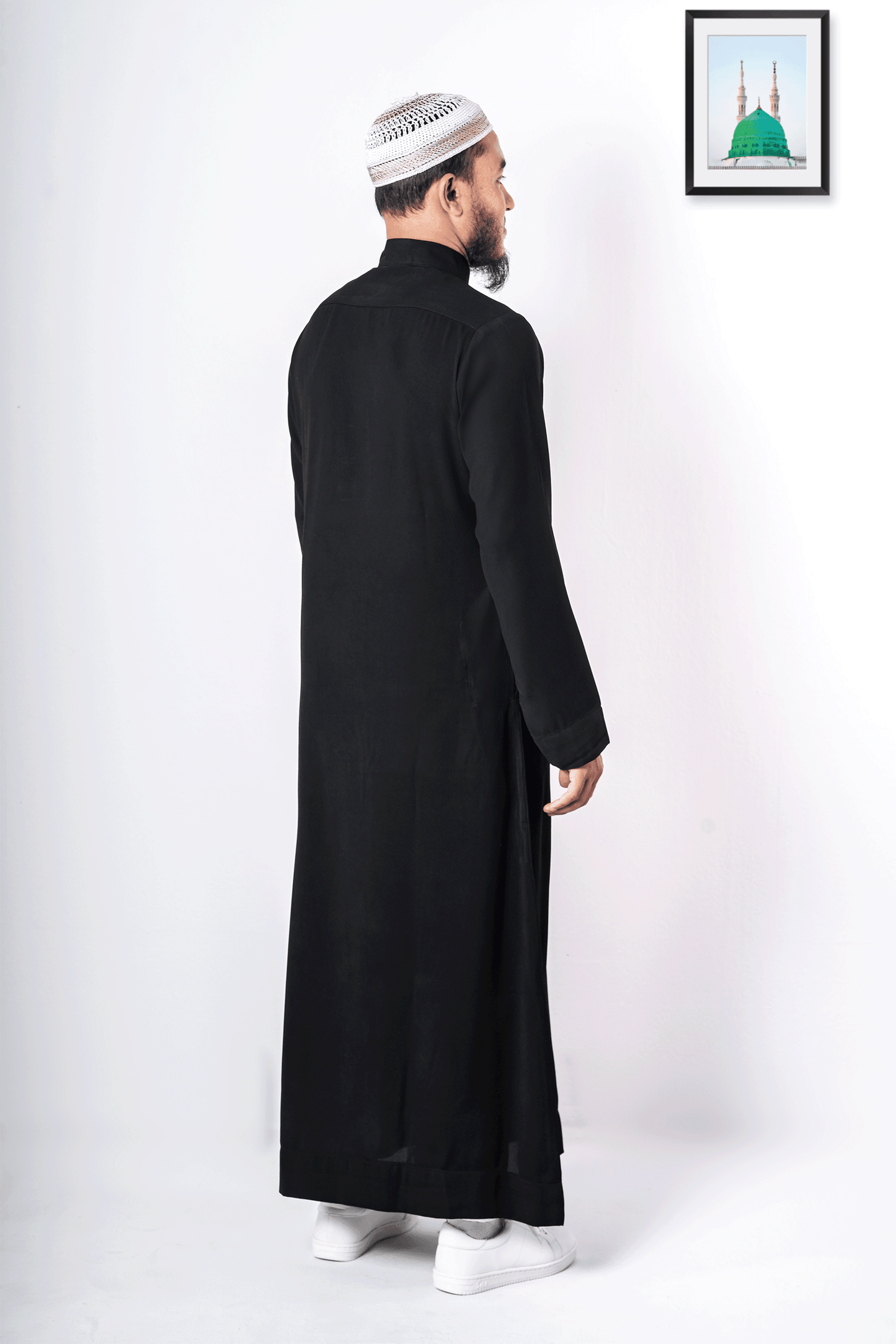 Classic black thobe | Saudi thobe for men - Sunaan