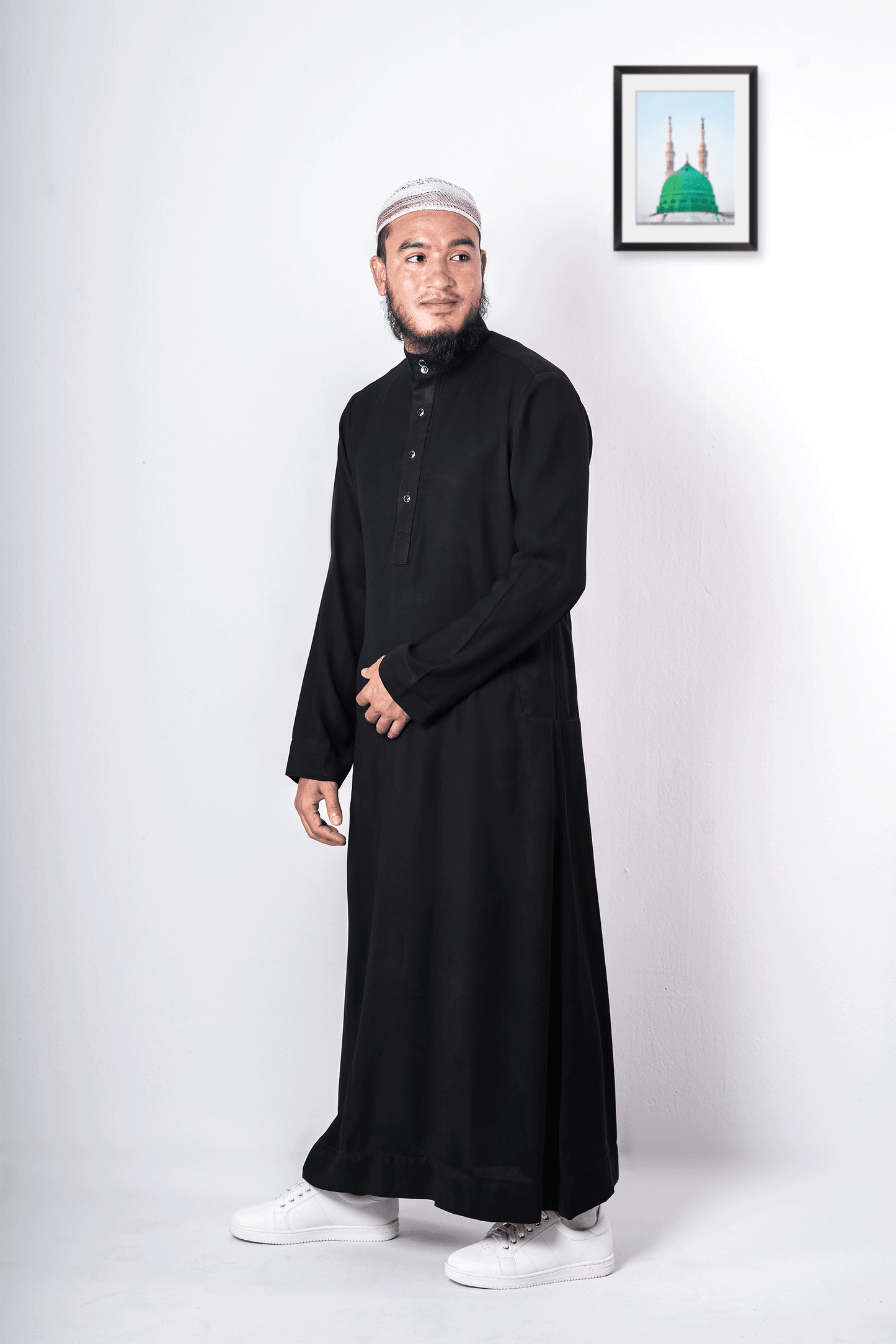 Classic black thobe | Saudi thobe for men - Sunaan