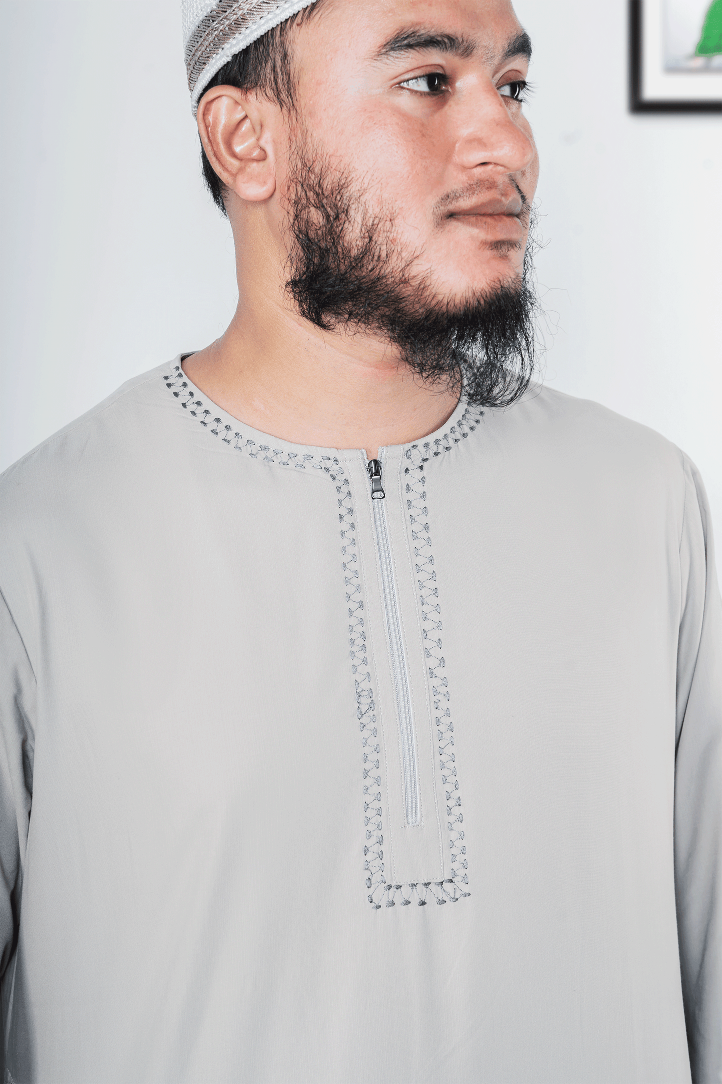 Embroidered thobe for men | Thobe for men - Sunaan