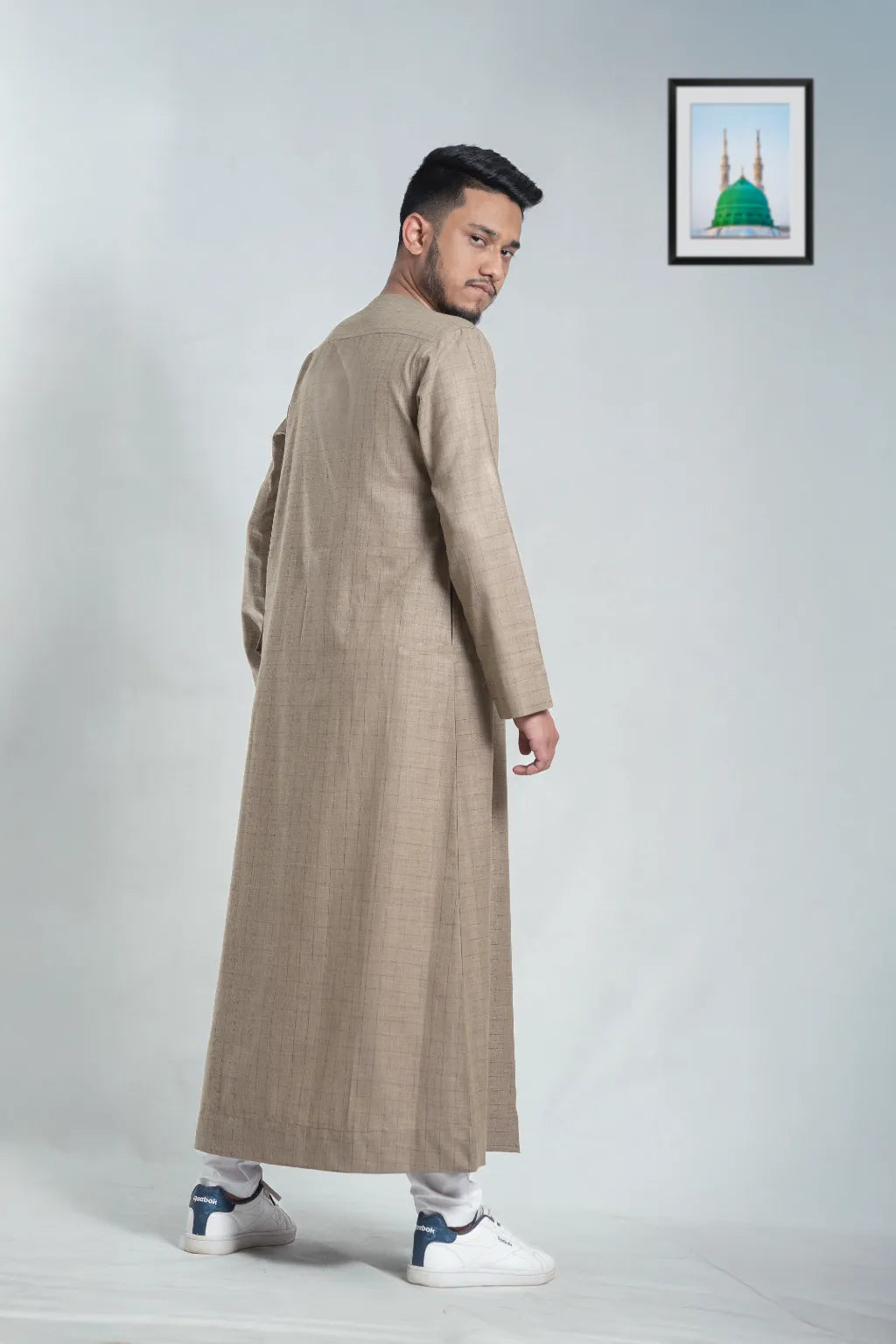 Arab Thobe for Men – Kandura-Inspired, Breathable Fabric, Custom Tailored