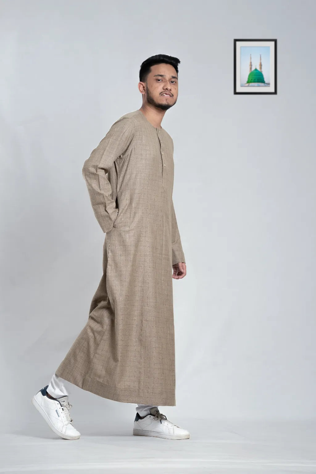 Arab Thobe for Men – Kandura-Inspired, Breathable Fabric, Custom Tailored
