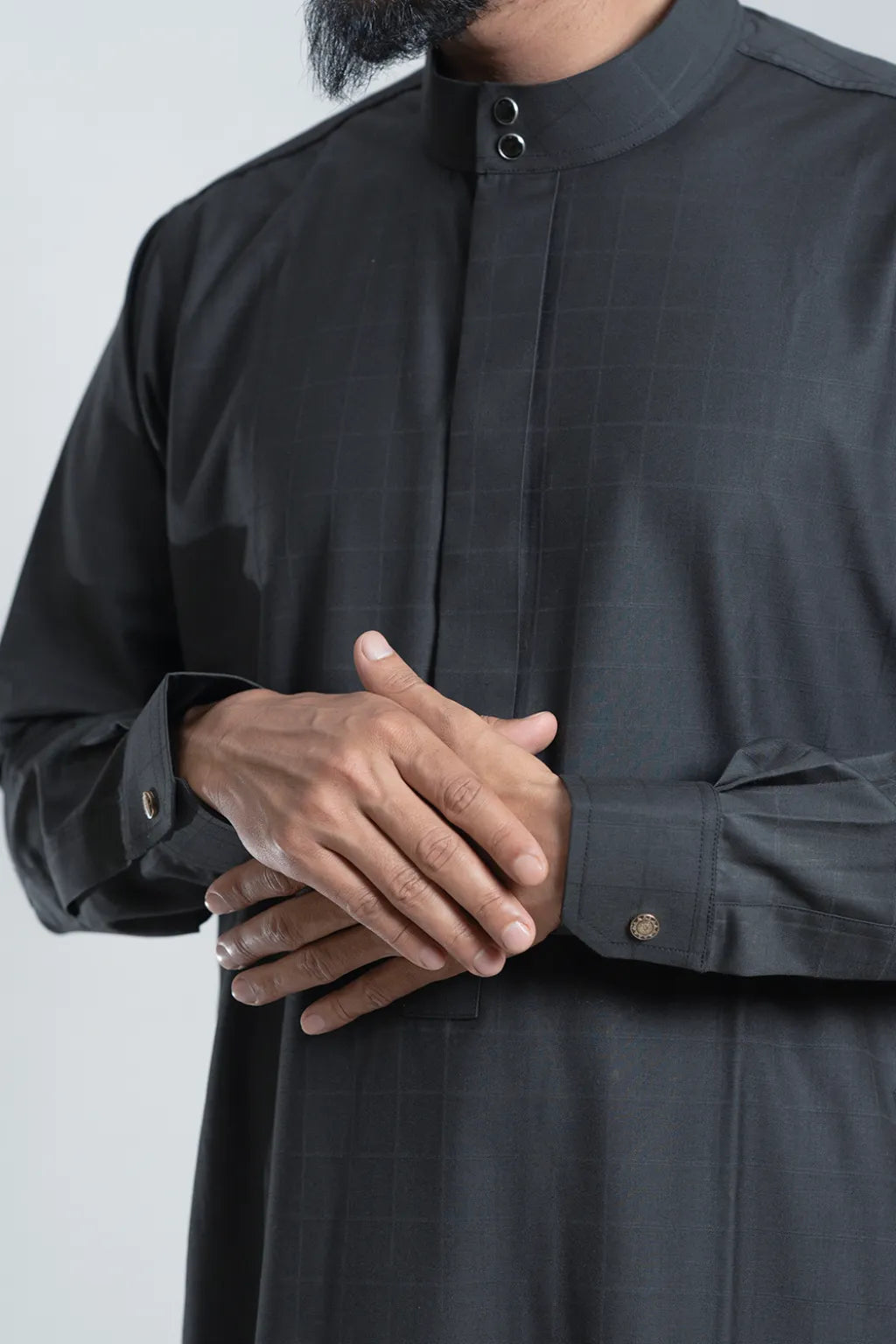 Premium Black Thobe: Suit-Grade Fabric, Winter-Ready, Saudi Dishdasha with Cuffs
