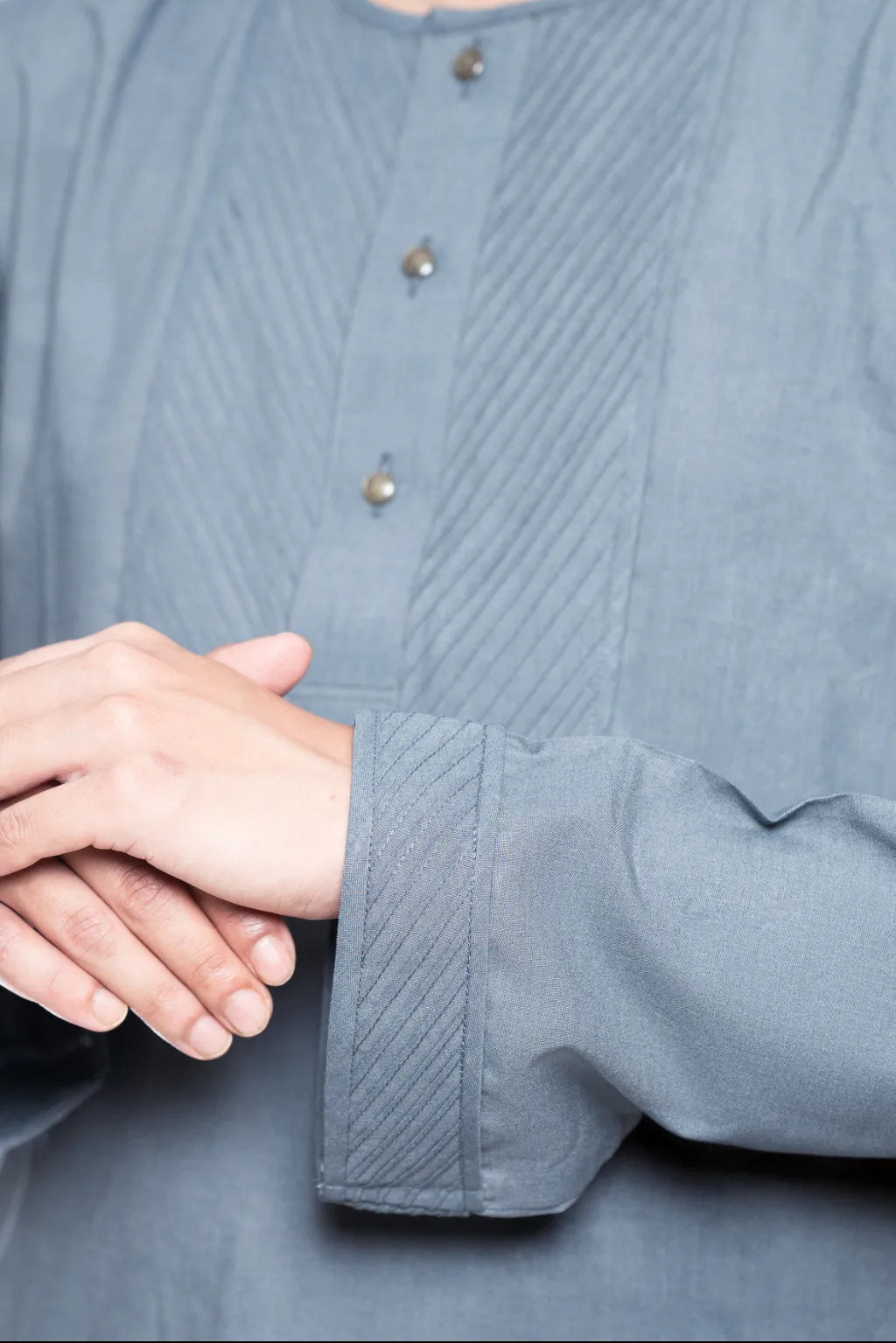 Grey Thobe – Tuxedo-Inspired Designer Jubba for Weddings, Emirati Kandura-Inspired Design