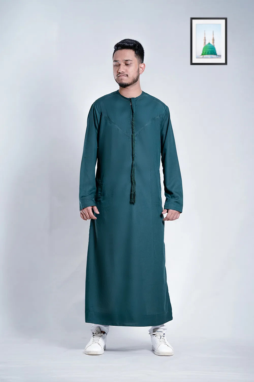 Kandura Thobe – Emirati & Omani Thobe Style with Green Thobe Option