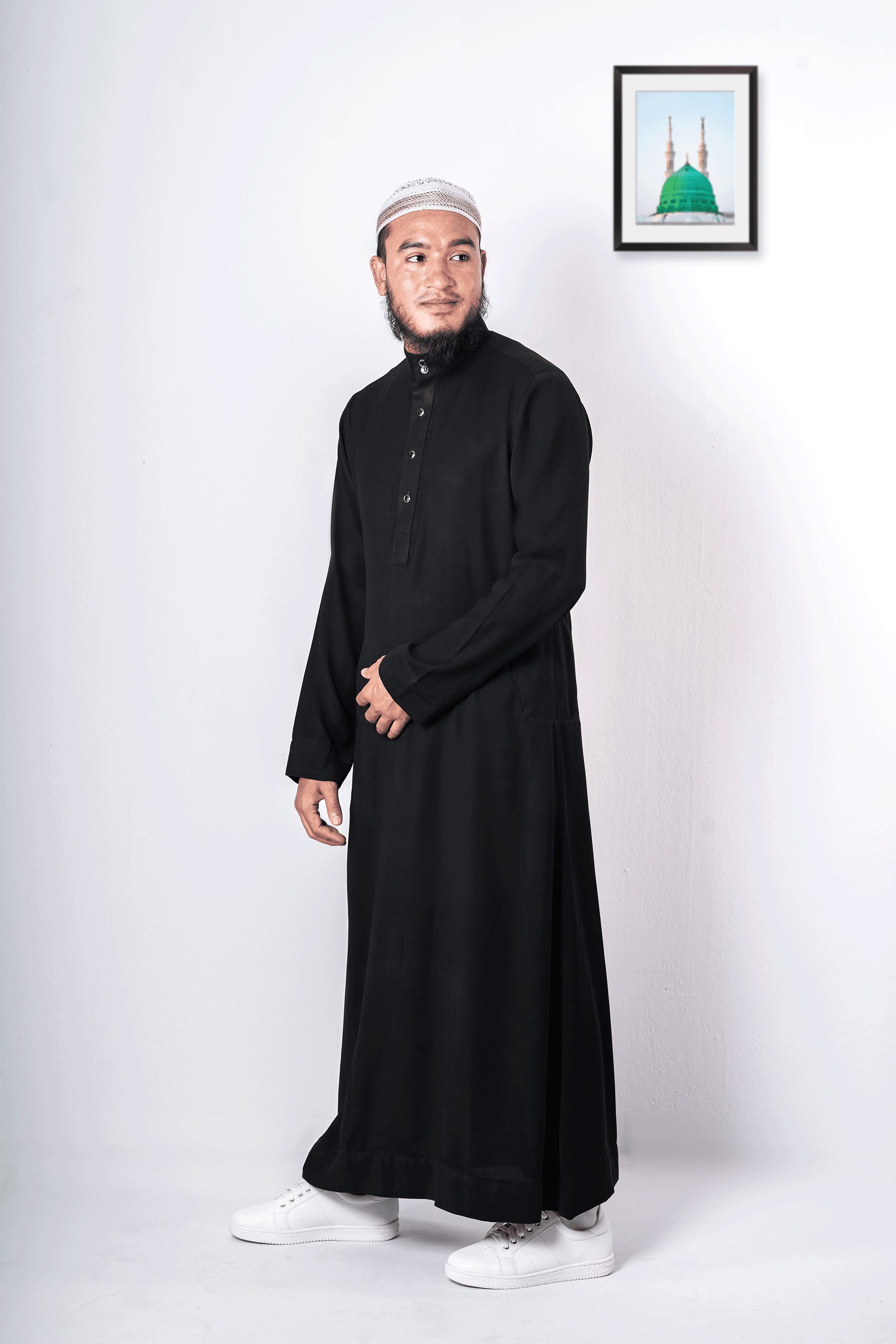 Classic black thobe  | Saudi thobe for men - Sunaan