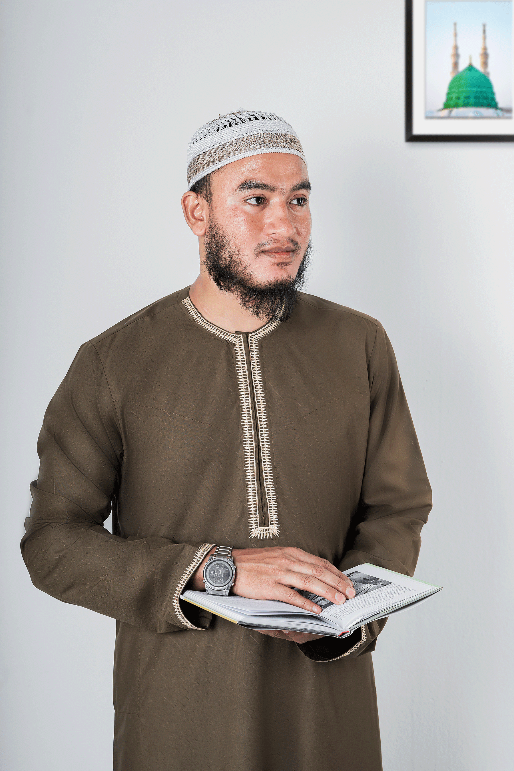 Brown embroidery thobe | Designer thobe for men | Islamic clothing - Sunaan